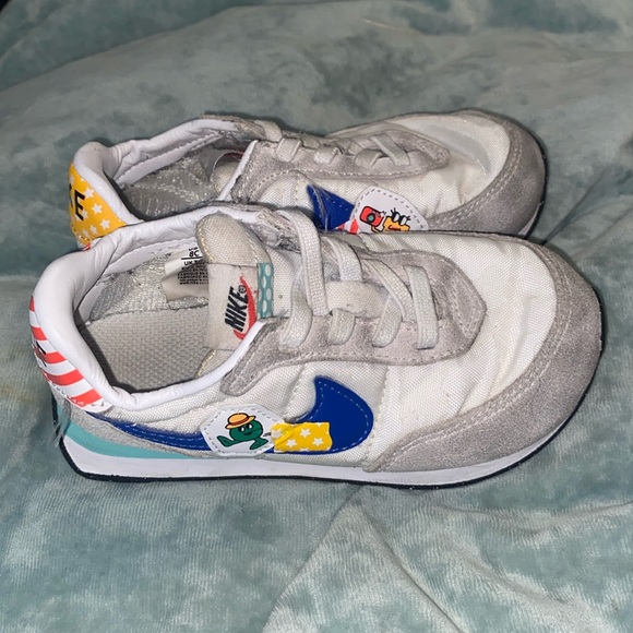 Nike Waffle Trainer, Scrapbook Edition - Picture 1 of 6